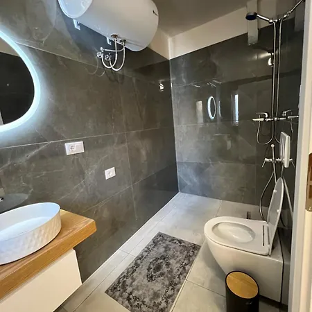 Modern Deluxe Diar Apartment